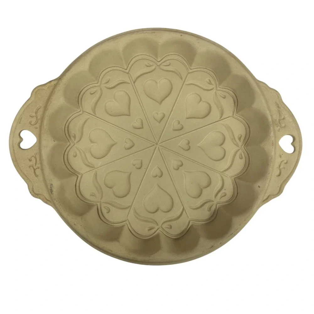 Brown Bag Cookie Art Heart Cookie‎ Mold Pan Stoneware Baking Dish